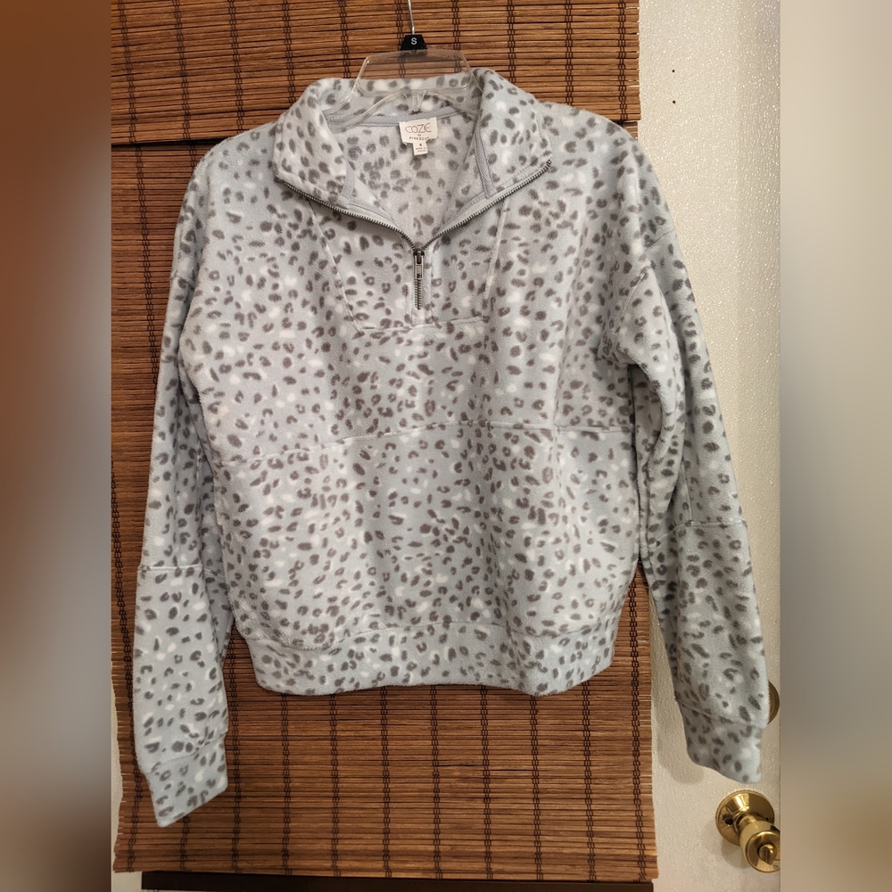 Cozy Fleece Leopard Print Sweater - Periwinkle Blue/Gray